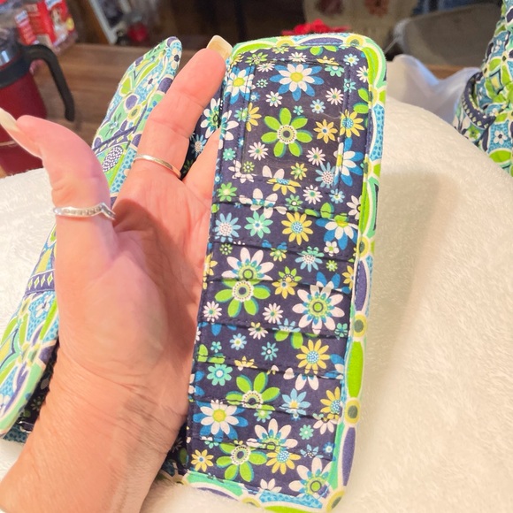 Vera Bradley “Daisy Dsisy)Lg Tote w/Wallet - Picture 13 of 16